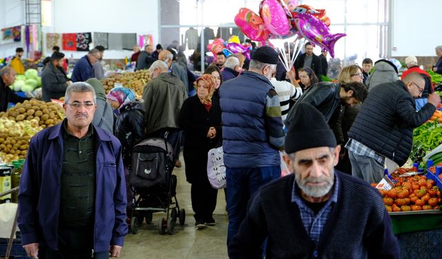 Tüketici fiyat endeksi yıllık yüzde 43,68, aylık yüzde 2,39 oldu