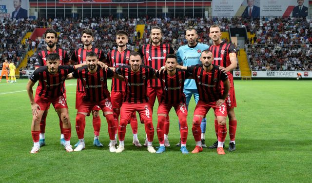 Erzincanspor evinde ilk maçı kaybetti (2-3)