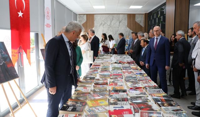 Erzincan'da "15 Temmuz Resim ve Kitap Sergisi" açıldı