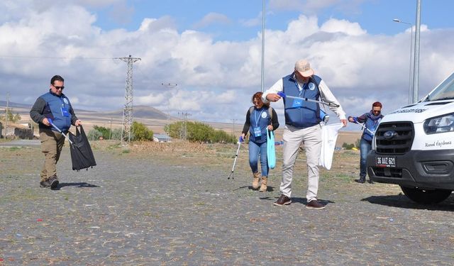 15 ilin yer aldığı plastik çöp toplama yürüyüşü başladı