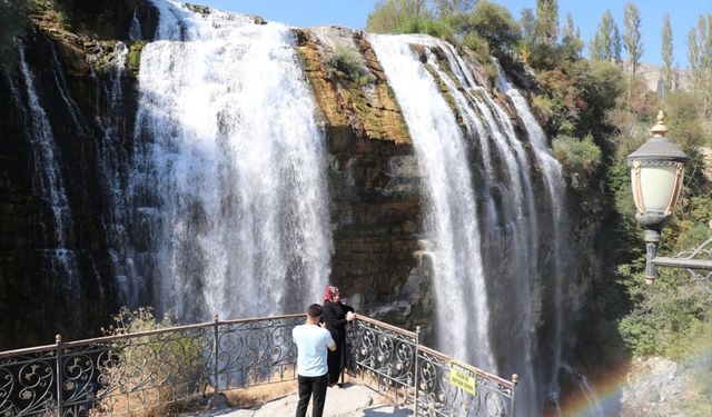 "Sakin kentin" doğal şelalesi, yazın binlerce turiste ev sahipliği yaptı