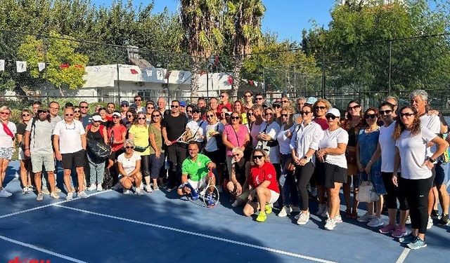 Antalya Muratpaşa'da tenis turnuvası başladı