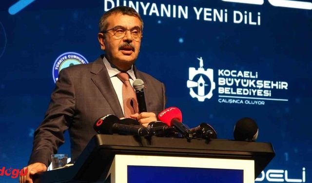 Bakan Yusuf Tekin : "620 bin akıllı tahtayı okullarımıza dağıtmış olacağız"