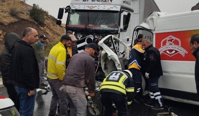 Trafik kazasında 23 kişi öldü, bin 771 kişi yaralandı!