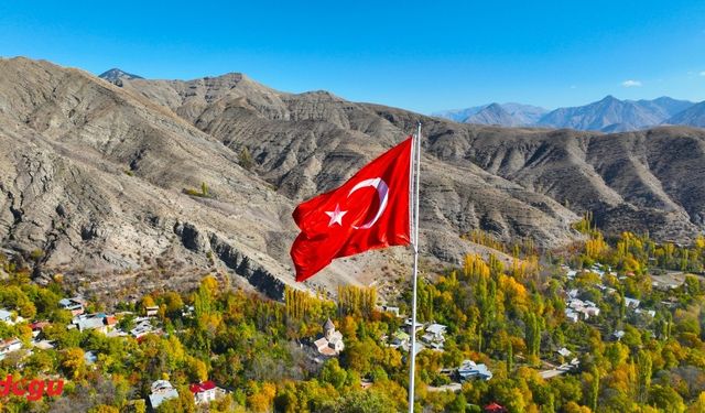 Erzurum'un Tortum ilçesinde sonbahar renkleri hakim oldu