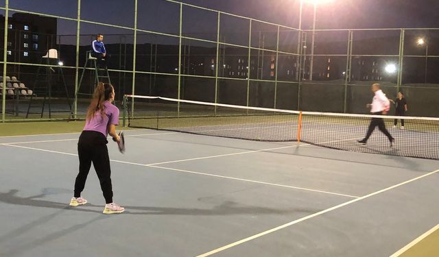 Kadınlar Kort Tenis Turnuvası düzenlendi