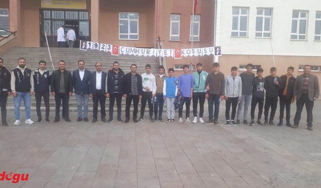 Otlukbeli’nde 100. Yıl Cumhuriyet Koşusu