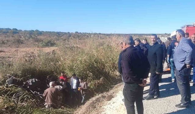 Devrilen traktörün altında kalan sürücü ağır yaralandı