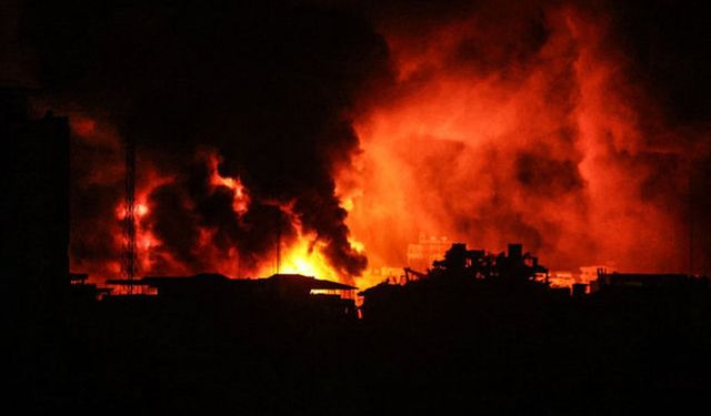 Gazze gece boyunca bombalandı; Hedef hastaneler oldu!