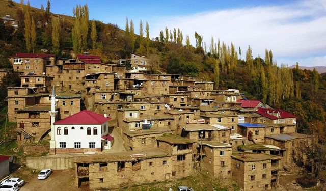 Hizan’ın taş evlerinde sonbahar güzelliği