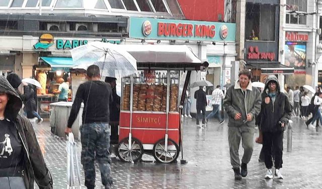 İstanbul’da sağanak yağış etkili oldu