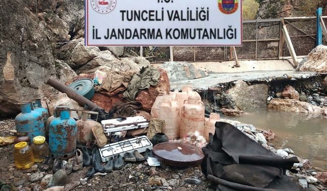 Tunceli’de mağara içinde malzeme ele geçirildi