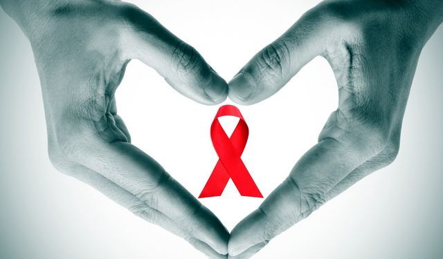 Türkiye’ de her yıl 2000 kişi AIDS tanısı almaktadır!