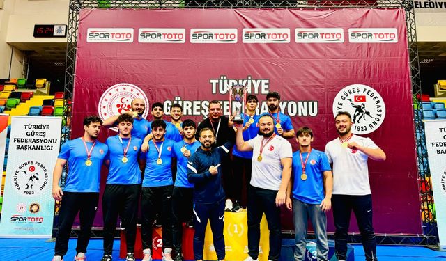 Üzümlü Belediyespor güreş takımı 1. lige yükseldi