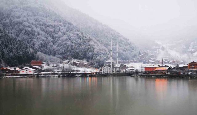 Uzungöl beyaz örtüyle kaplandı