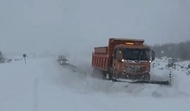 Van, Hakkari, Bitlis ve Muş'ta 1277 yerleşim birimine ulaşım sağlanamıyor