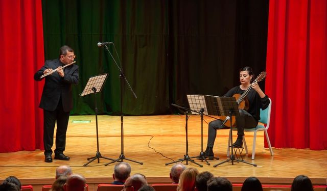 EBYÜ’de “Flüt-Gitar” konseri yapıldı