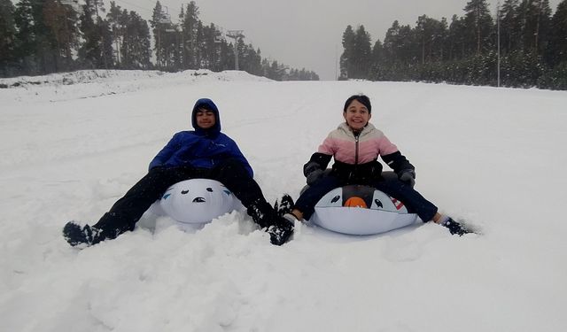 Erzurum ve Kars’ta hava buz kesti çocuklar karın tadını çıkardı