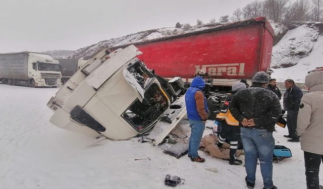 Kar yağışı trafik kazalarına neden oldu