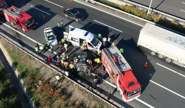 Kuzey Marmara Otoyolu’nda feci kaza: Tır otomobile arkadan çarptı, 6 yaralı