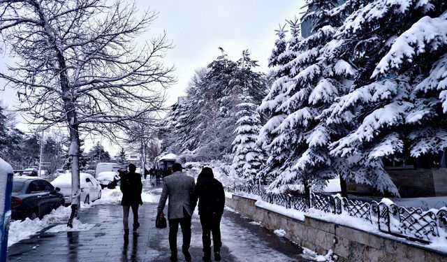 Uzmanından karda ve buzda yürüme teknikleri