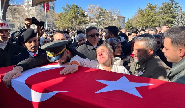 Aksaraylı şehit üsteğmen gözyaşlarıyla son yolculuğuna uğurlandı