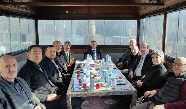 Erzincan Emniyeti muhtarlarla toplantılar yapıyor