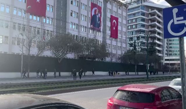 Malatya’da deprem anında yaşanan panik kamerada