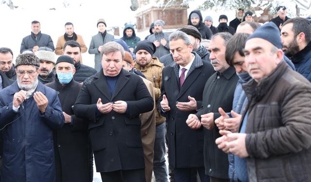 Vefat eden Erzincan Valisi Aydoğdu’nun babaannesi son yolculuğuna uğurlandı