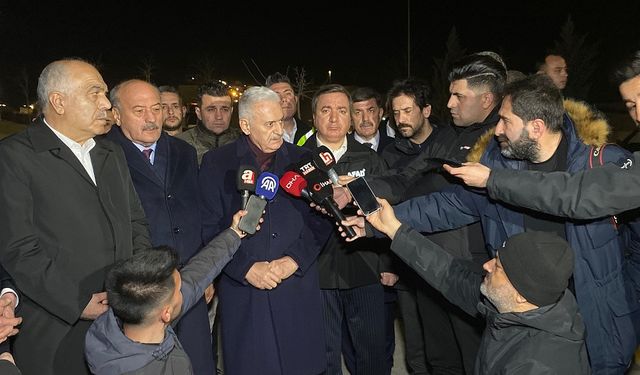 Binali Yıldırım: "Kurtarma çalışmaları gece de termal kameralar yardımıyla devam ediyor"