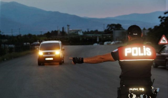 Biri cinayet zanlısı 13 aranan şahıs yakalandı