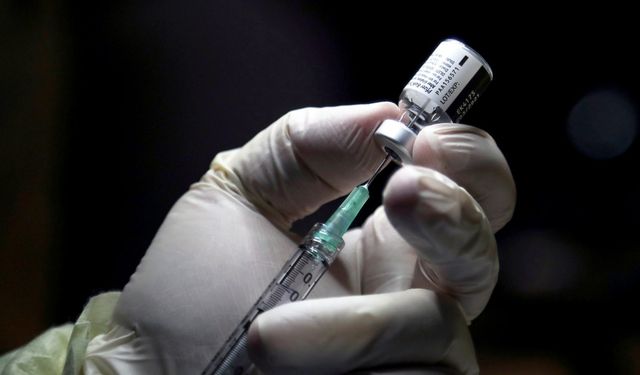 Covid Aşılarının Nadir Görülen Fakat Tehlikeli Yan Etkileri Keşfedildi