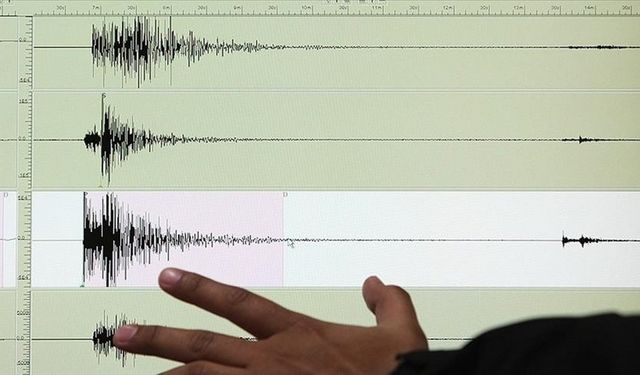 Çanakkale'de 4,6 büyüklüğünde deprem, Tüm Marmara'da hissedildi
