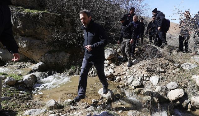 Facianın yaşandığı İliç'teki vadiye su akışı durdurulmaya çalışılıyor