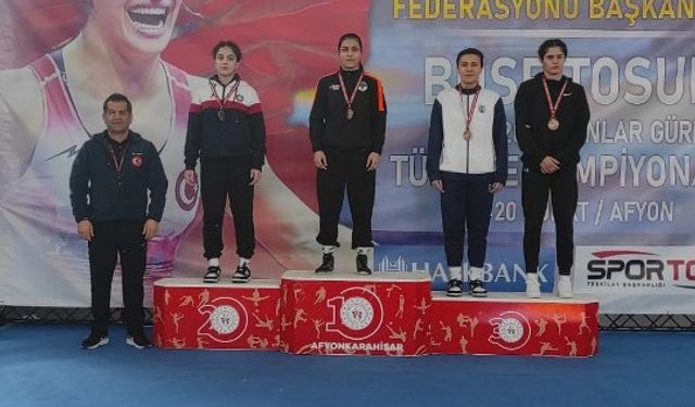 Kadınlar Güreş Türkiye Şampiyonası’nda Erzincanlı sporculardan büyük başarı