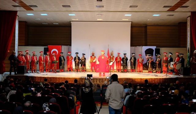 Mehteran takımı Erzincanlıları coşturdu