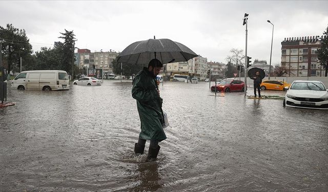 Meteorolojiden yurdun bazı illeri için sağanak ve kar uyarısı