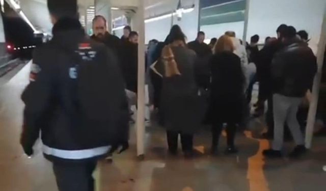 Metro istasyonunda bıçaklı kavga: 1 ölü, 1 yaralı