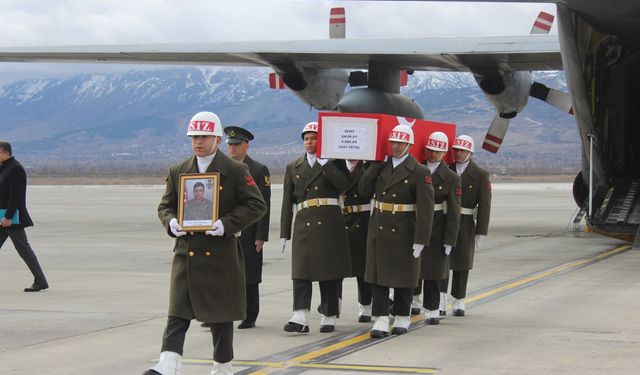 Şehidimizin naaşı Erzincan'a getirildi (VİDEOLU)