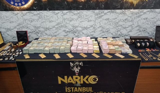 'Türk Escobar' lakaplı Urfi Çetinkaya’nın suç örgütüne düzenlenen operasyonda ele geçirilenler emniyette sergilendi