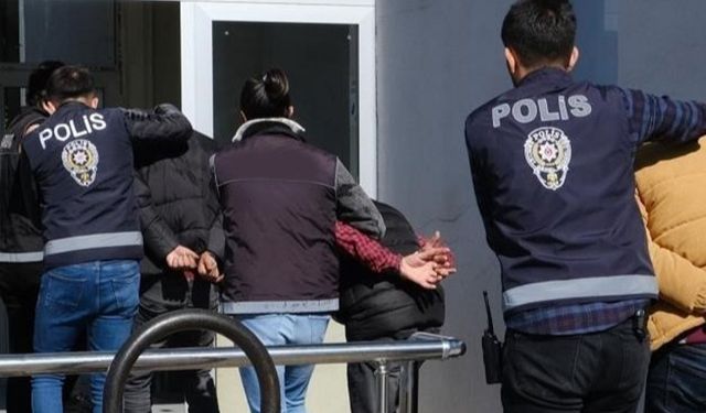 Avrupa ülkelerine gitmek isteyenleri yaklaşık 1,5 milyon TL dolandıran 3 şüpheli, Erzincan’da yakalandı