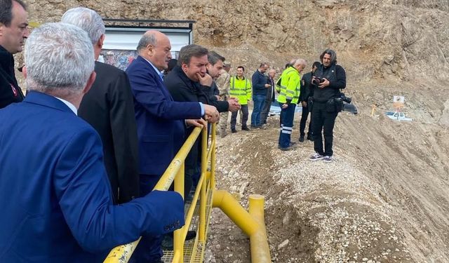 Bakan Bayraktar olay yerini inceledi