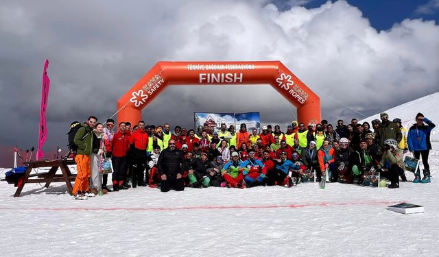 Dağ Kayağı Türkiye Şampiyonası Erzincan'da yapıldı