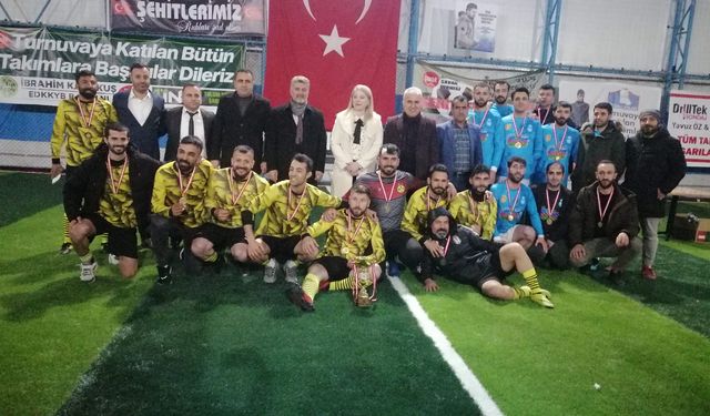 Genç Şavak Der Futbol turnuvası finali ve ödül töreni yapıldı