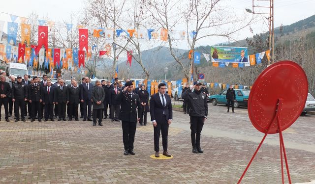 Keban'da 18 Mart Şehitleri Anma Günü ve Çanakkale Deniz Zaferi'nin 109. yıl dönümü dolayısıyla tören yapıldı