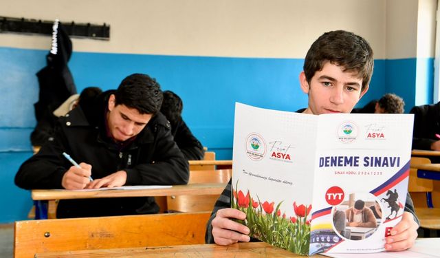 Muş Belediyesinden üniversite sınavına hazırlanan öğrencilere destek