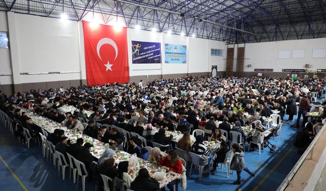 Refahiyeliler iftarda bir araya geldi