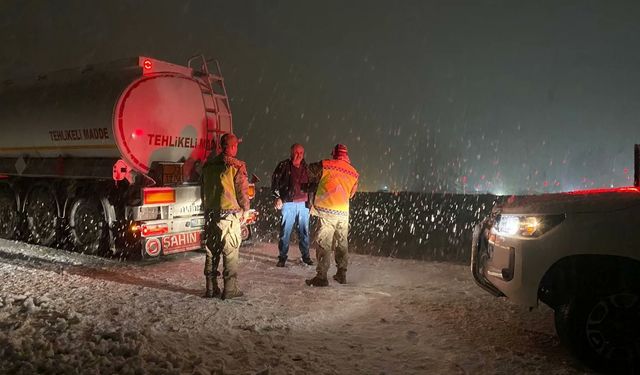 Kar ve tipi ulaşımı aksattı