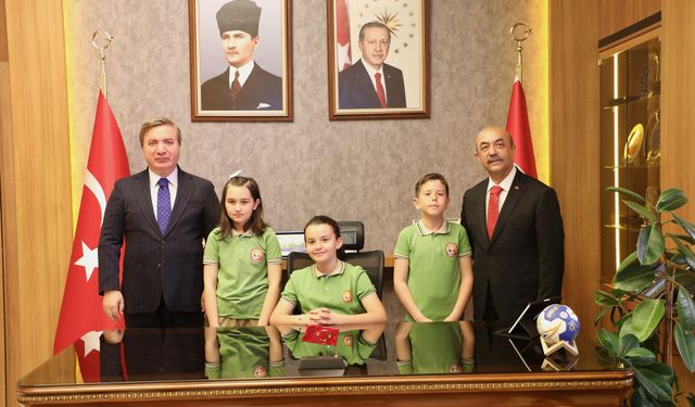 Minik Vali herkesi Erzincan'a davet etti