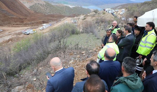 Bakan Bayraktar acılı aileleri yalnız bırakmadı